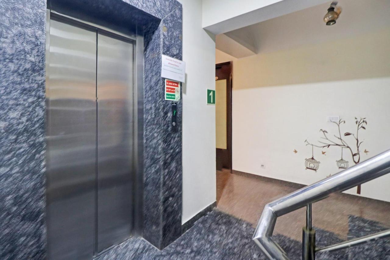 Oyo 12675 Hotel Star Inn Ню Делхи Екстериор снимка