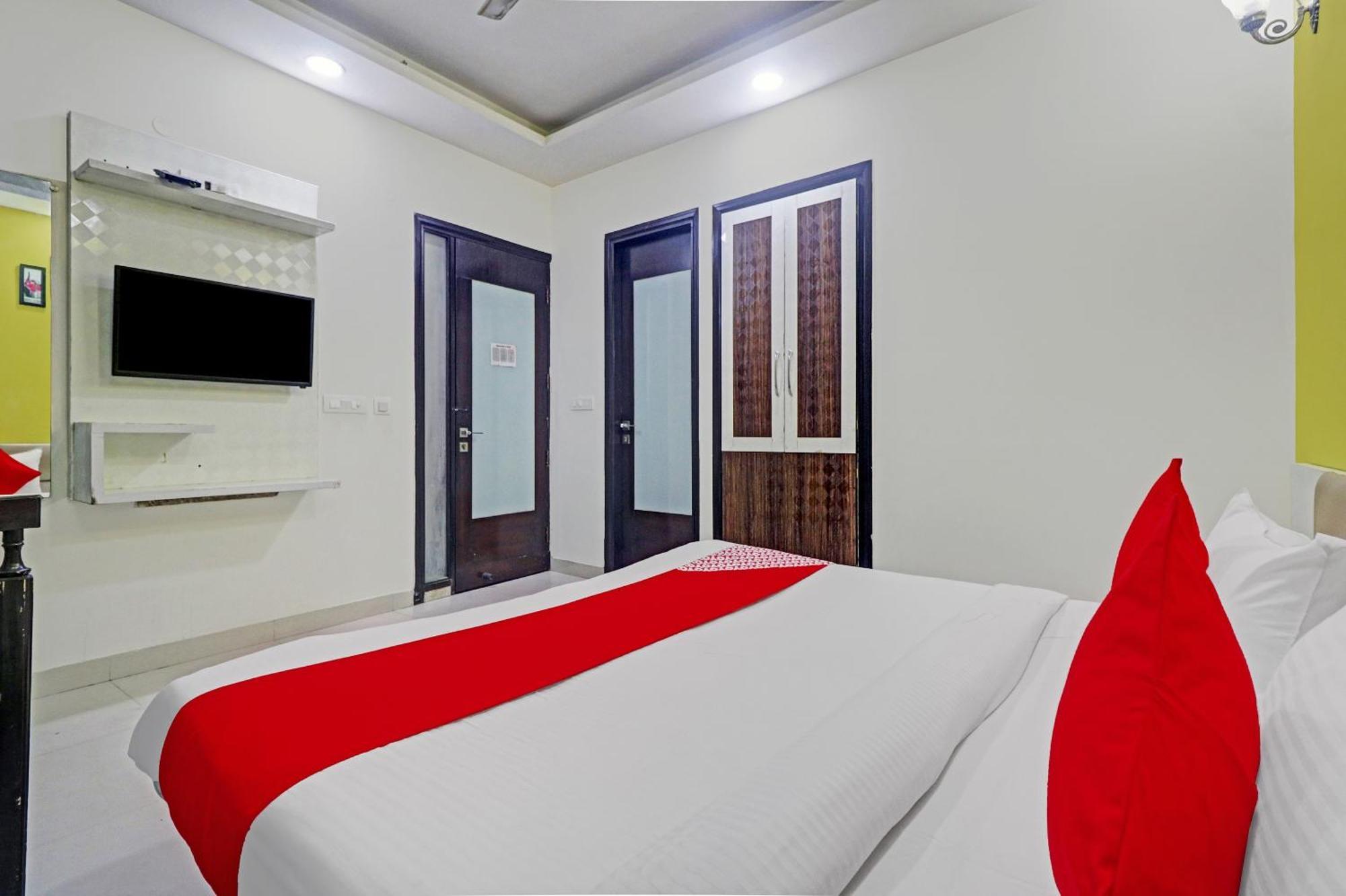 Oyo 12675 Hotel Star Inn Ню Делхи Екстериор снимка
