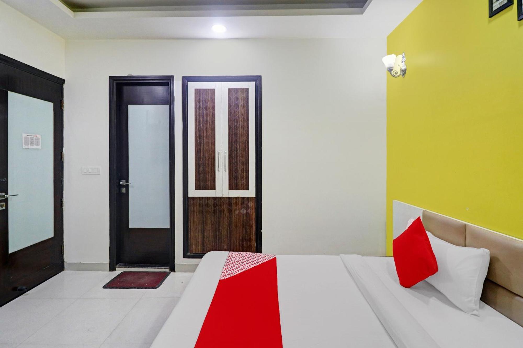 Oyo 12675 Hotel Star Inn Ню Делхи Екстериор снимка