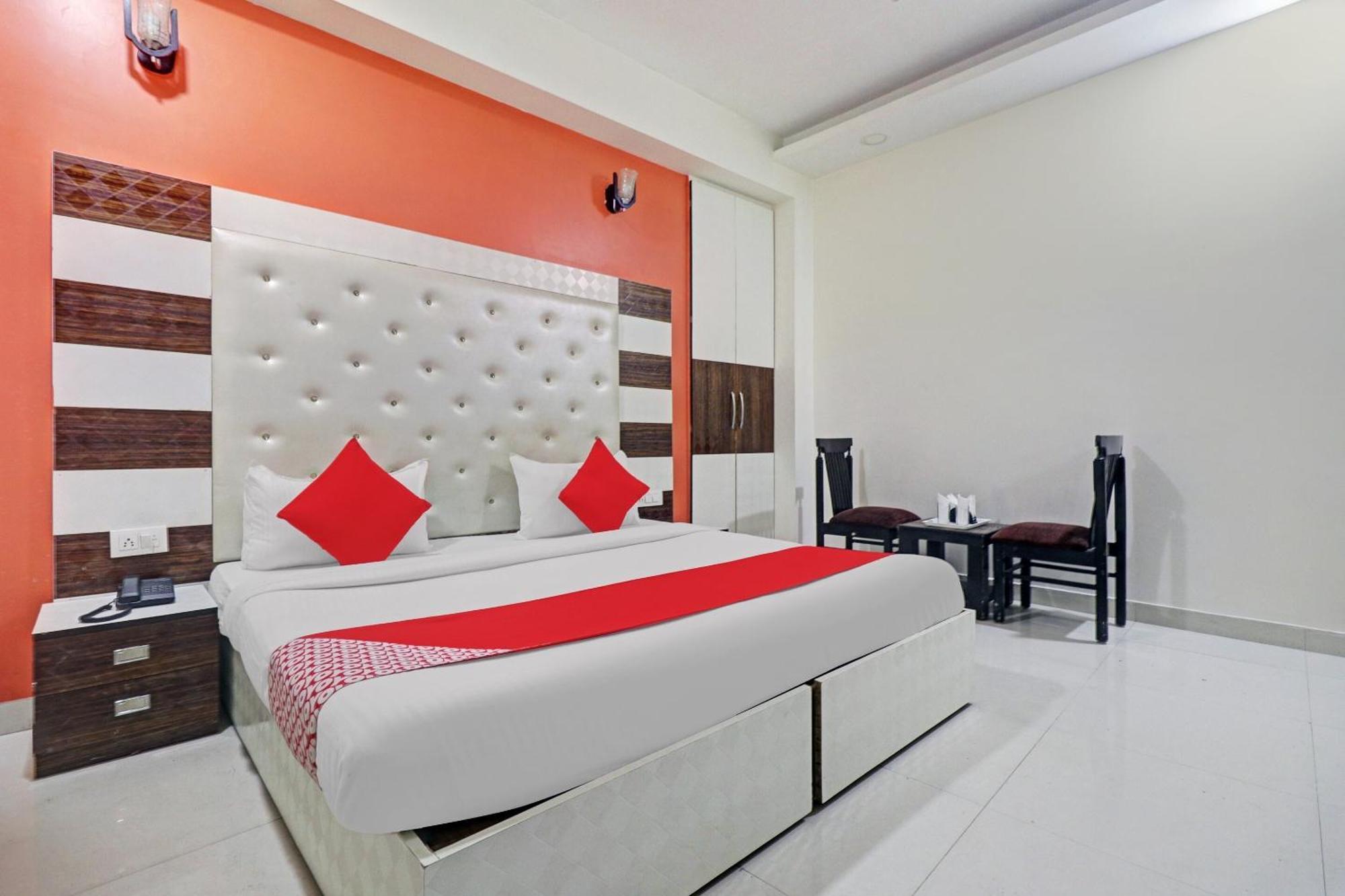 Oyo 12675 Hotel Star Inn Ню Делхи Екстериор снимка